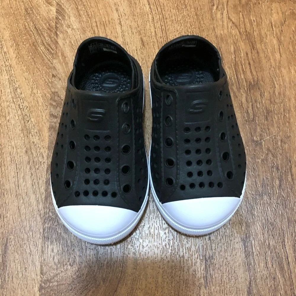 Skechers these water